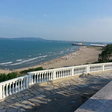 Apartment Sea Garden Burgas City